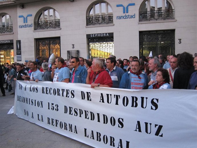Concentración de trabajadores de AUZSA en verano