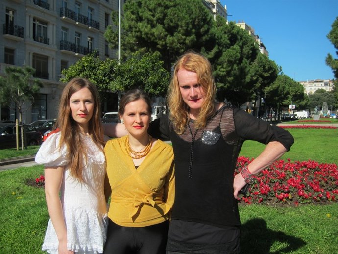 Tres de los cinco componentes de Billie The Vision and The Dancers