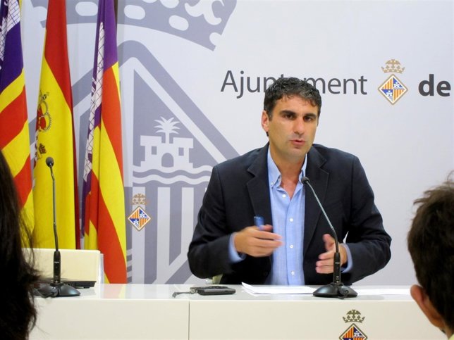 Julio Martínez en rueda de prensa