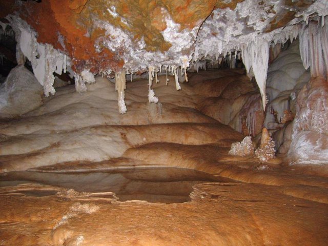 Cueva del Castañar