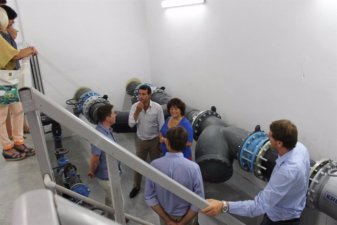 Biel Company visita el nuevo depósito de agua en Campos