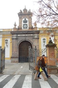 Vílchez replica a Luciano Alonso que el Ayuntamiento promueve estudios y obras en la Fábrica de Artillería
