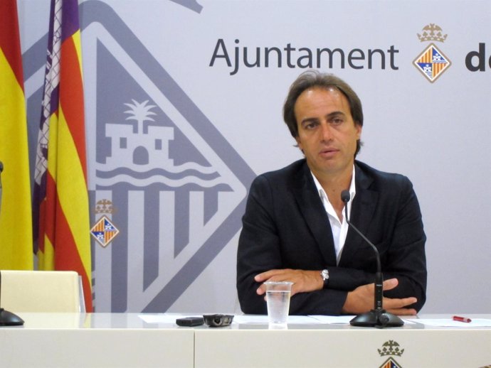 Álvaro Gijón en rueda de prensa