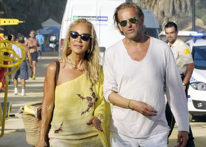 CARMEN LOMANA CON NUEVO NOVIO