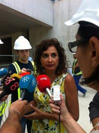 Montero, "sorprendida" por las críticas del PP a su propuesta sobre devolución de dinero defraudado, pide "consenso"