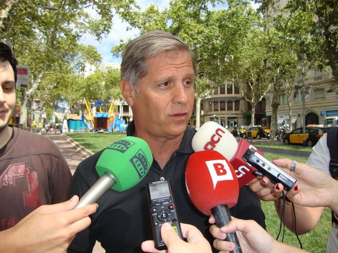 Alberto Fernández pide despolitizar las fiestas de Gràcia y Sants