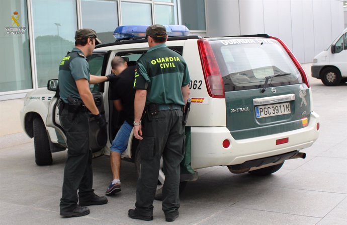 Detenido un empleado de un restaurante por vender hachís en Salou