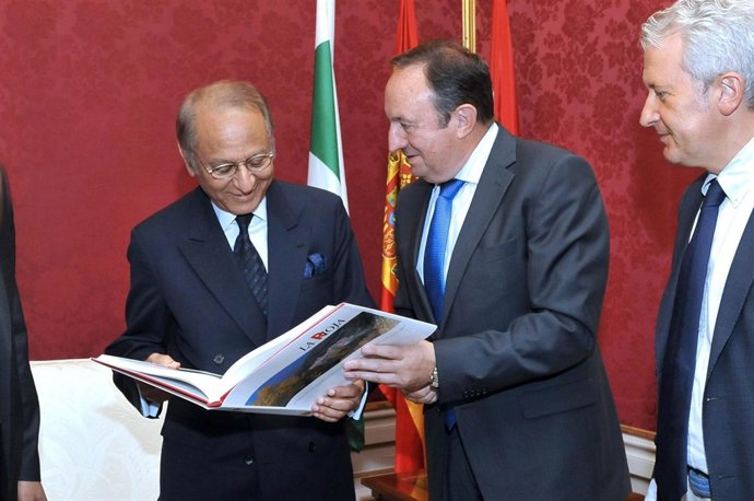 Sanz recibe al embajador de Pakistán 