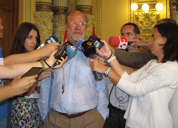 El alcalde de Valladolid atiende a numerosos medios de comunicación