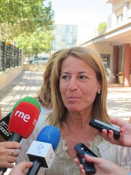 Elena Nevado, Alcaldesa De Cáceres Y Senadora Del PP