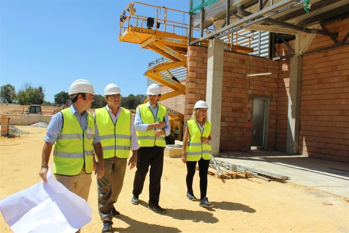 Gutérrez Limones durante la visita en las futuras instalaciones de Mercadona.