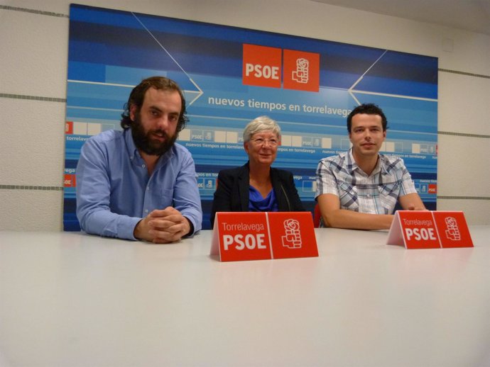 Presentación de la campaña de recogida de libros del PSOE