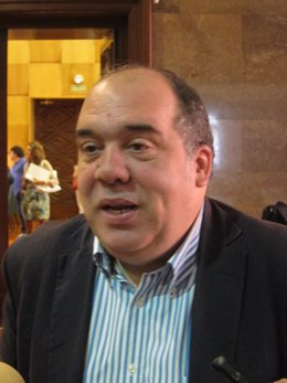 El consejero municipal de Acción Social, Roberto Fernández