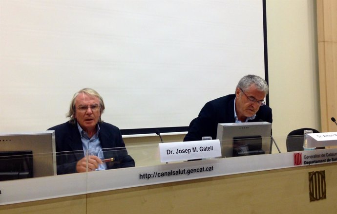 Josep Maria Gatell y Antoni Mateu explican un posible caso de Ébola