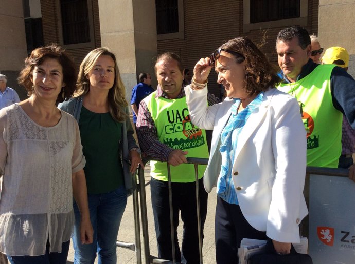 La eurodiputada Inés Ayala con los agricultores movilizados por el veto ruso