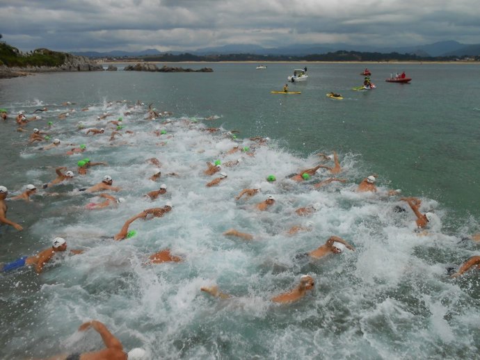 La anterior prueba fue la travesía a nado por la bahía de santander