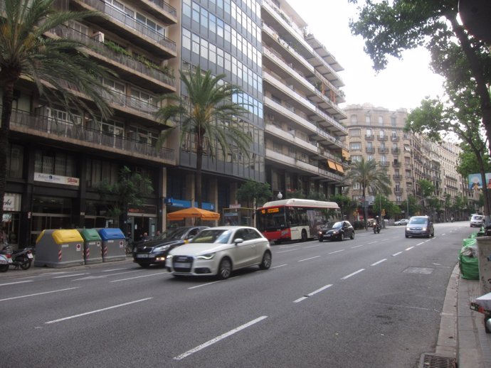 Calle Balmes de Barcelona sin reformar, a la altura de Travessera de Gràcia