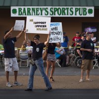 La campaña a favor del policía que mató al joven negro en Ferguson ha recaudado ya 300.000 dólares