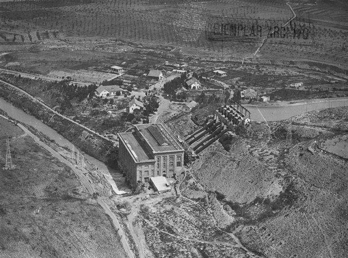 Panorámica de la central de Seròs ('La Canadenca')