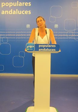 La secretaria general del PP-A, Dolores López Gabarro, en rueda de prensa