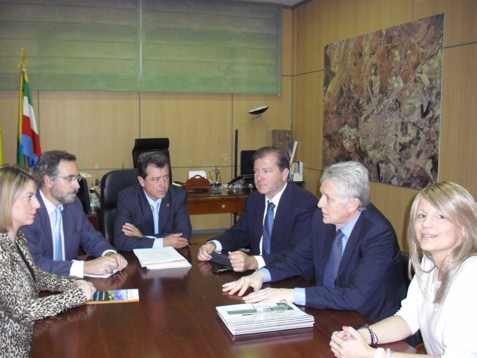 Reunión En El Ayuntamiento De Linares