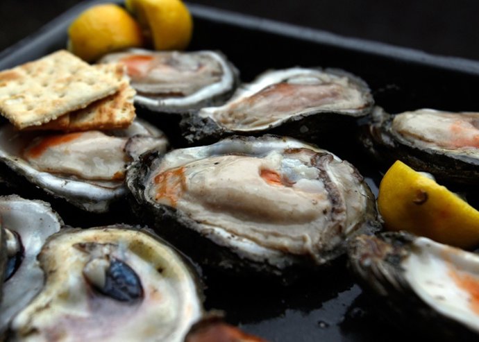 Ostras y champagne en el Hotel Ritz gracias a su mes de las ostras