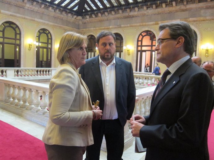 Núria de Gispert, Oriol Junqueras y Artur Mas, en el Parlament