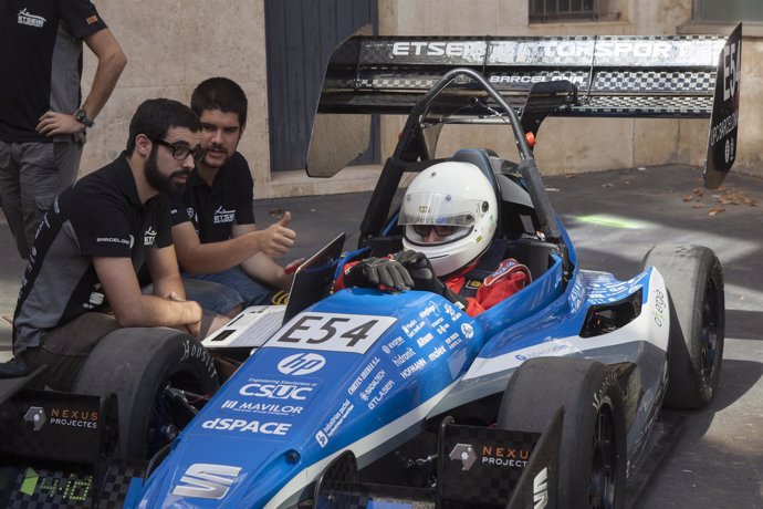 Vehículo de la ETSEIB que participa en la Formula Student 2014