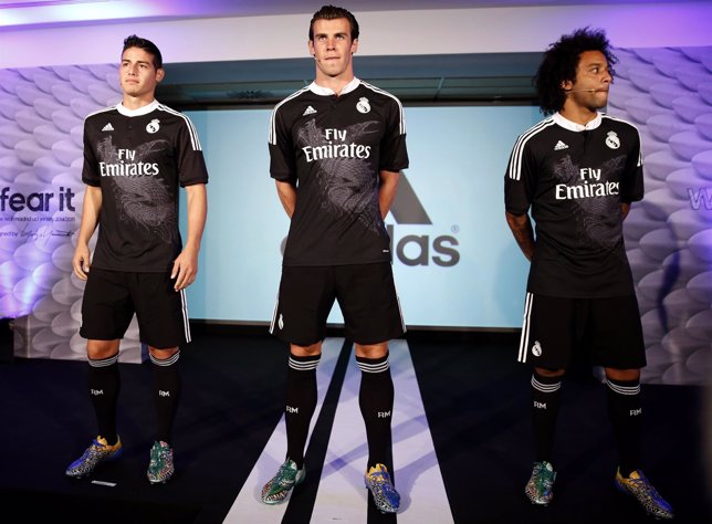 Marcelo, James Rodríguez y Bale con la nueva camiseta del Real Madrid