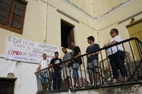 La alcaldesa de Ronda acusa a los ocupantes del colegio de querer sólo "hacer ruido y aparecer en los medios"