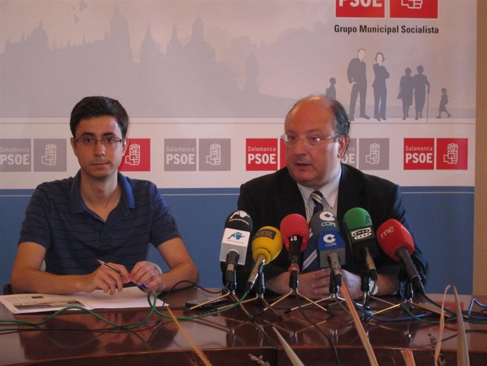 Los socialistas José Luis Mateos (izq.) y Enrique Cabero