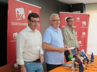 Lara insiste en que IU dará "la batalla" contra la elección directa de alcaldes y pide a otros partidos "que se mojen"