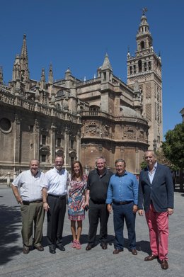 Los miembros de la FIBA visitan Sevilla.