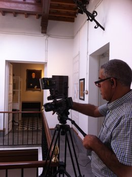 Una televisión iraquí graba un reportaje sobre la Casa Museo Juan Ramón Jiménez.