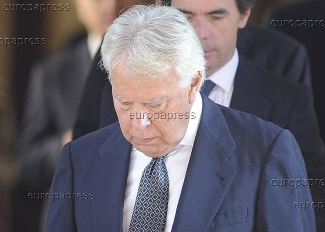 Varapalo familiar Felipe González destrozado fulminante muerte sobrino 36 años