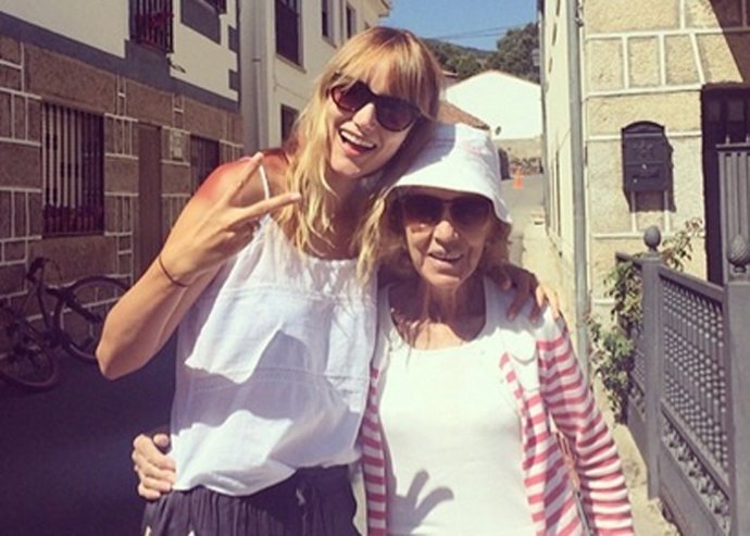 Alba Carrillo muy triste por la muerte de su abuela