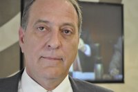 El PSOE lamenta que el Gobierno de Rudi "haya tardado más de tres años" en firmar el plan de la vivienda