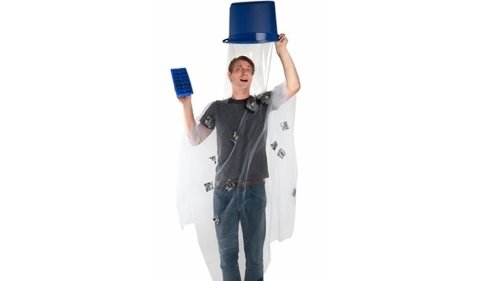 Ice Bucket Challenge disfraz 