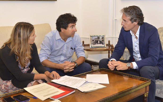 Reunión con el alcalde de Astillero, Carlos Cortina