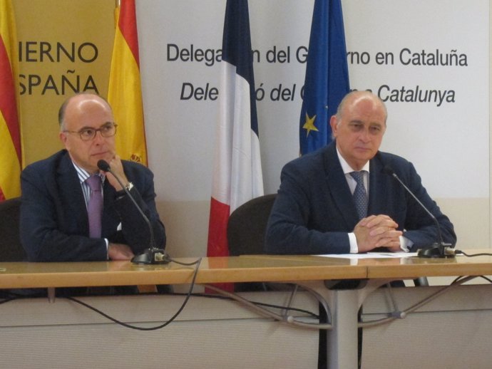 El ministro del Interior Jorge Fernández y su homólogo francés Bernard Cazeneuve