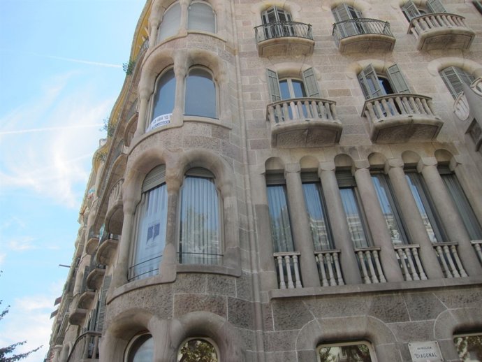 Edificio donde se encuentra el estudio de Pertegaz