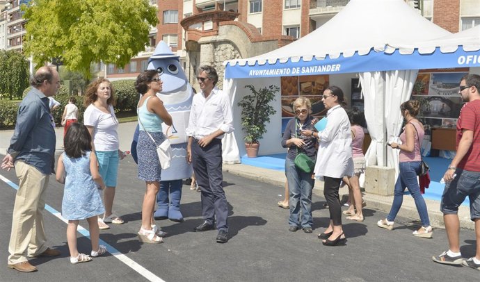 Inauguración de los stands comerciales y las casetas gastronómicas
