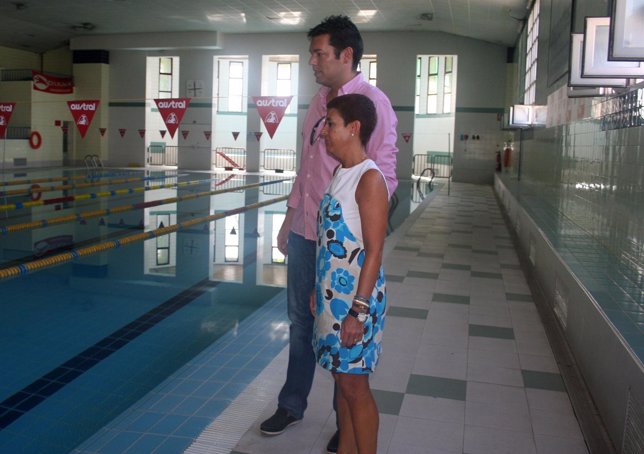 El concejal de Deportes ha visitado las instalaciones de la piscina climatizada