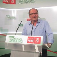 El PSOE acusa al PP de "infamia" y defiende la lucha de Díaz contra la corrupción