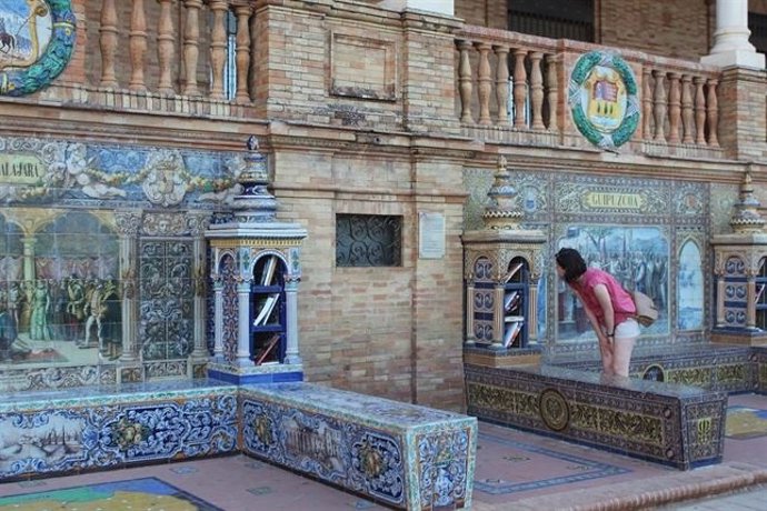 Los anaqueles de los bancos de las provincias el primer día de la iniciativa.