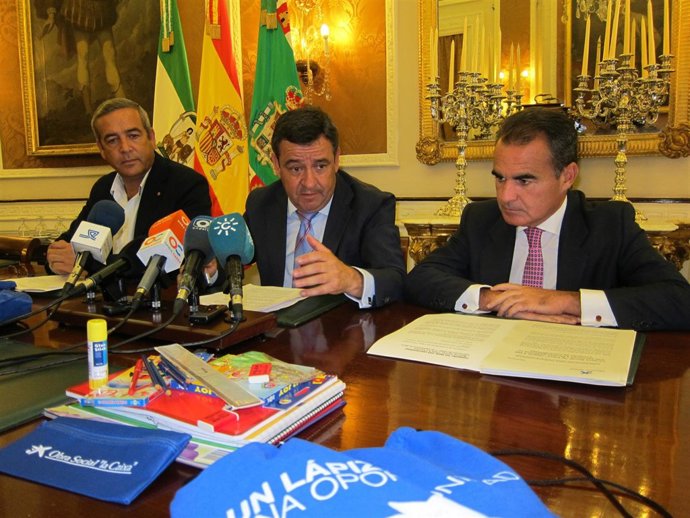 Diputación de Cádiz y la Caixa presentan 'Un lápiz, una oportunidad'