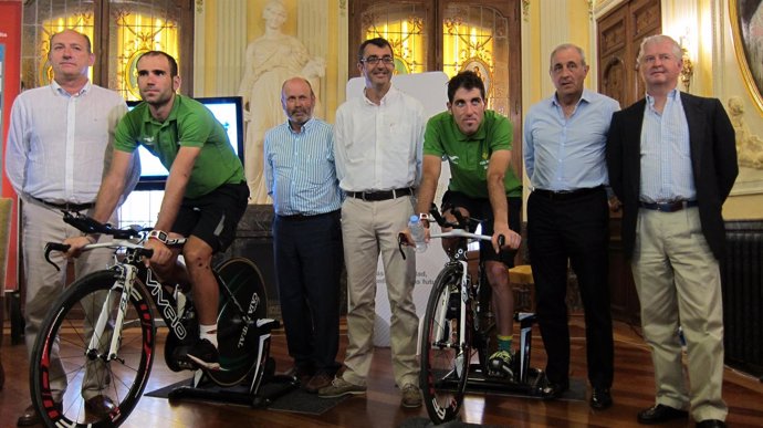 Campaña solidaria del equipo ciclista Caja Rural-Seguros RGA y patrocinadores