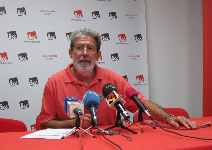 Adolfo Barrena (IU), en la sede de la formación en Zaragoza este martes