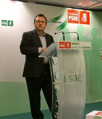 PSOE-A acusa a Moreno de no estar interesado en Andalucía y de demostrar sólo "oportunismo político"