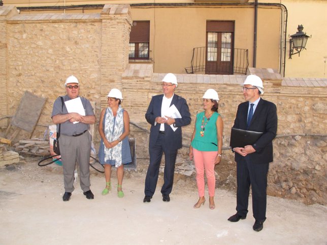 Visita del alcalde a las obras de la Iglesia de San Pedro de Teruel